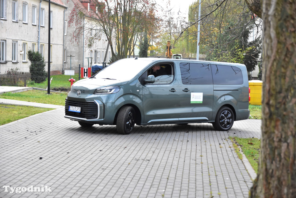 Nowe auto na wyposażeniu Placówek Opiekuńczo - Wychowawczych z Gostycyna i Żalna. Gdzie placówki zaplanowały swój wspólny wyjazd?