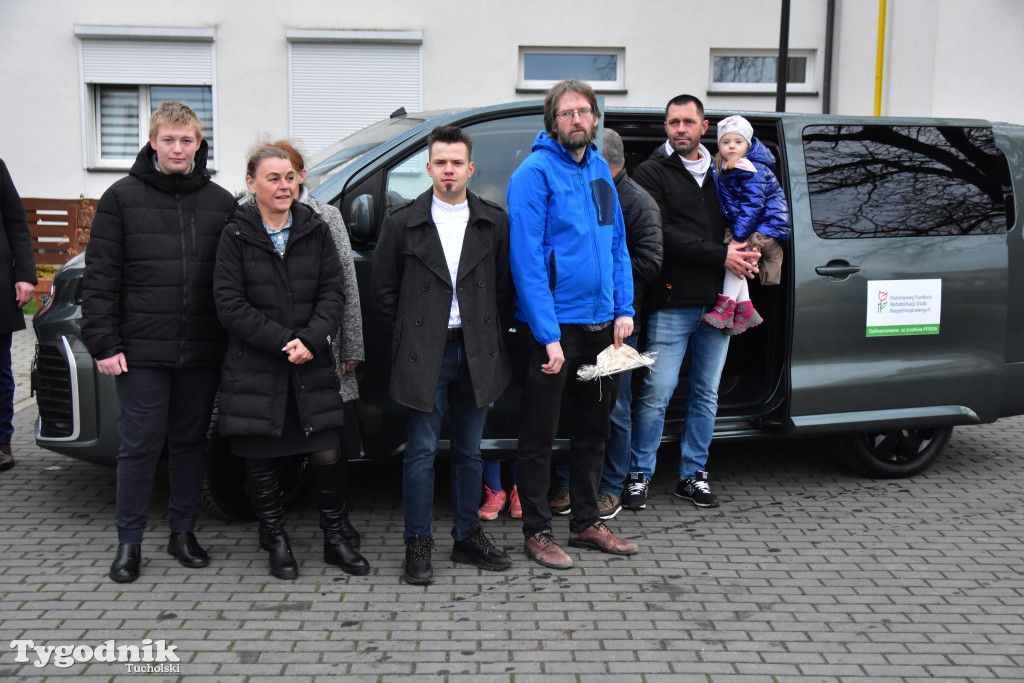 Nowe auto na wyposażeniu Placówek Opiekuńczo - Wychowawczych z Gostycyna i Żalna. Gdzie placówki zaplanowały swój wspólny wyjazd?