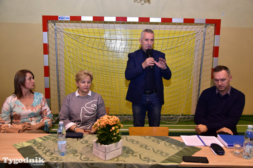 Zebrania odnośnie likwidacji szkół w Kiełpinie i Stobnie