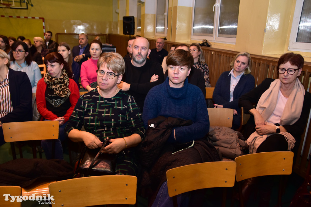 Zebrania odnośnie likwidacji szkół w Kiełpinie i Stobnie
