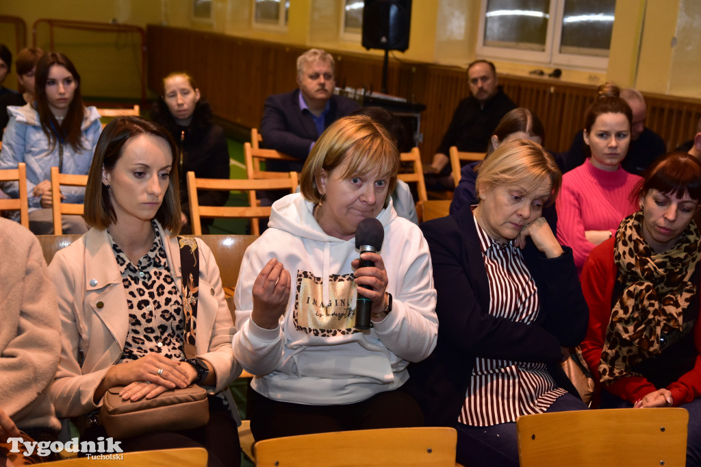 Zebrania odnośnie likwidacji szkół w Kiełpinie i Stobnie