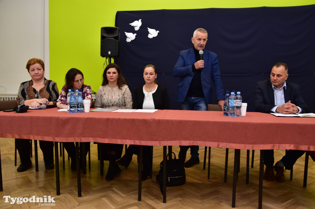 Zebrania odnośnie likwidacji szkół w Kiełpinie i Stobnie