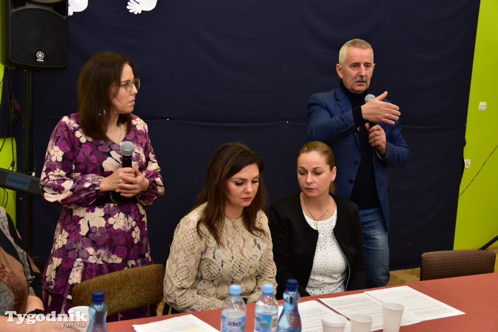 Zebrania odnośnie likwidacji szkół w Kiełpinie i Stobnie