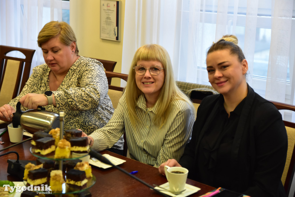 Młodzieżowi radni powiatu tucholskiego otrzymali nominacje. Teraz szlifują umiejętności, które pomogą im w sprawowaniu nowej funkcji