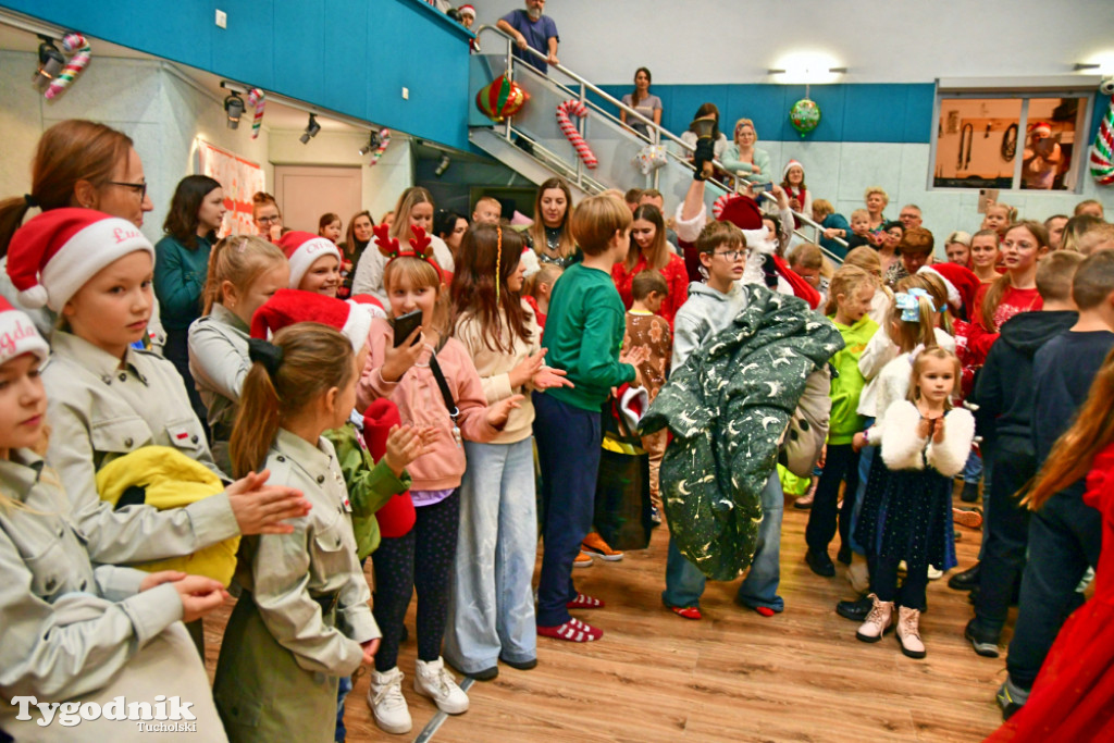 Mikołajki w Cekcynie. Wytańczyli przyjazd Mikołaja