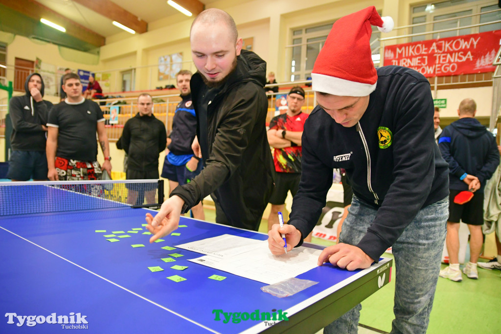 Mikołajkowy turniej tenisa stołowego w Cekcynie