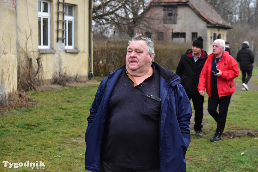Pociąg specjalny na trasie kolejowej Tuchola - Pruszcz Bagienica! Jak wyglądał przejazd mikołajkowy?