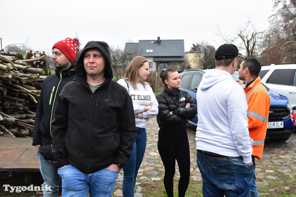 Pociąg specjalny na trasie kolejowej Tuchola - Pruszcz Bagienica! Jak wyglądał przejazd mikołajkowy?