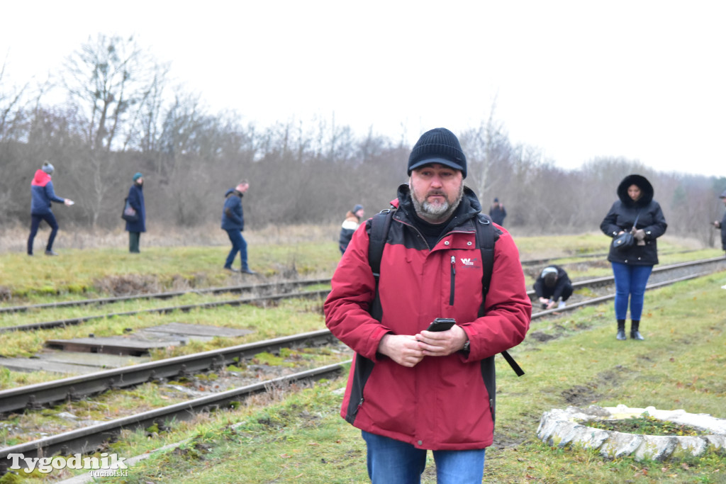 Pociąg specjalny na trasie kolejowej Tuchola - Pruszcz Bagienica! Jak wyglądał przejazd mikołajkowy?