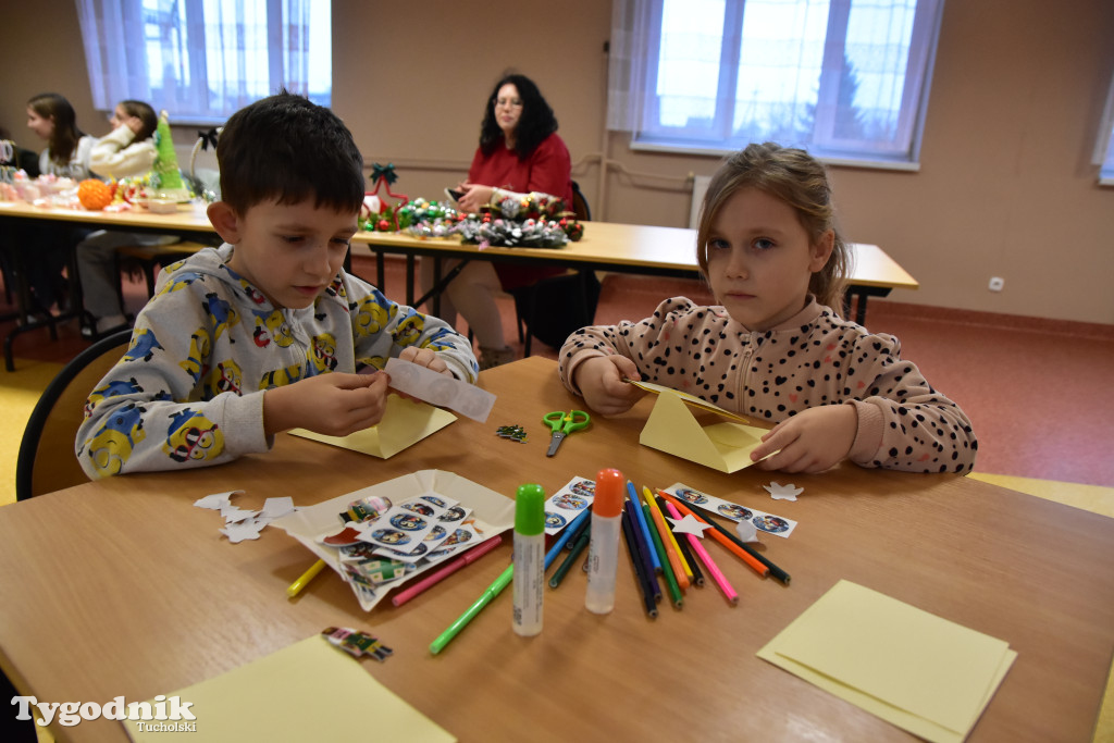 Pociąg specjalny na trasie kolejowej Tuchola - Pruszcz Bagienica! Jak wyglądał przejazd mikołajkowy?