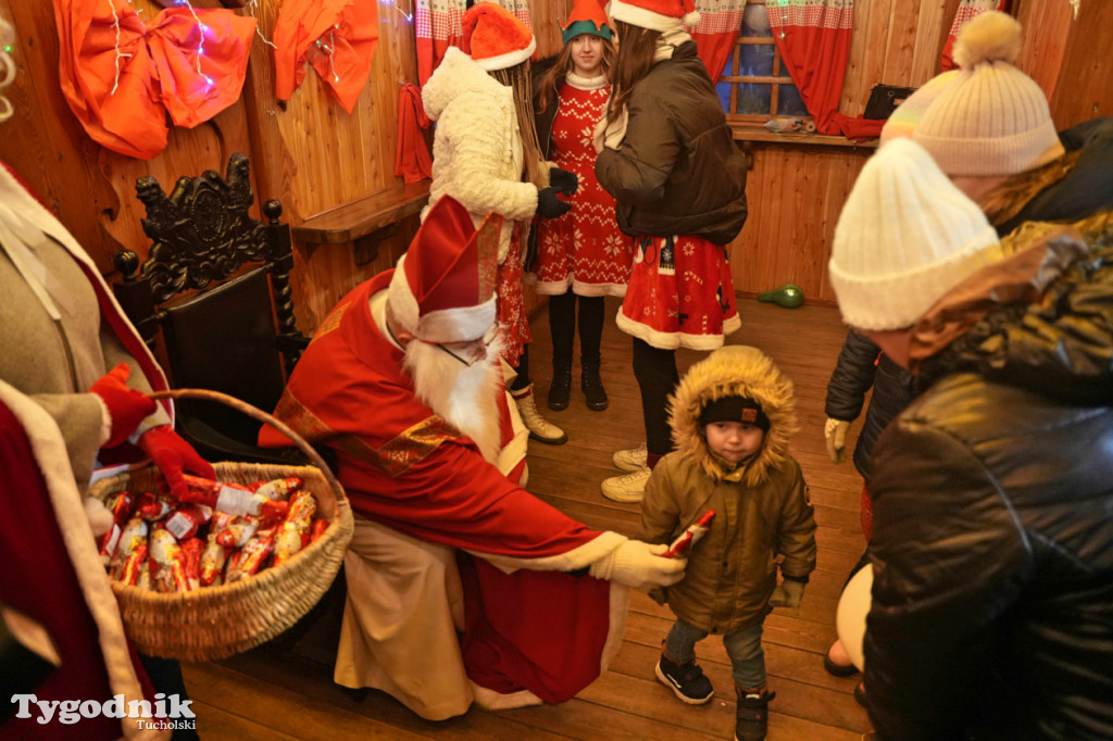 Domek Mikołaja i borowiackiego Gwizdora - Jarmark w Tucholi