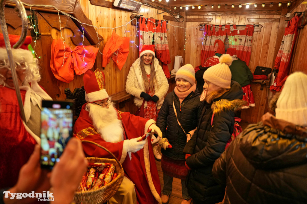 Domek Mikołaja i borowiackiego Gwizdora - Jarmark w Tucholi