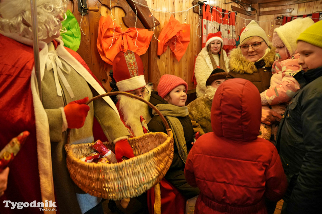 Domek Mikołaja i borowiackiego Gwizdora - Jarmark w Tucholi