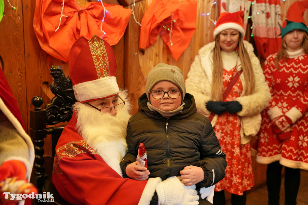 Domek Mikołaja i borowiackiego Gwizdora - Jarmark w Tucholi