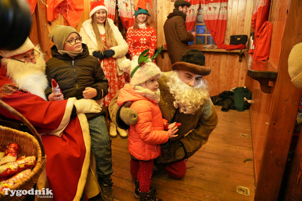 Domek Mikołaja i borowiackiego Gwizdora - Jarmark w Tucholi