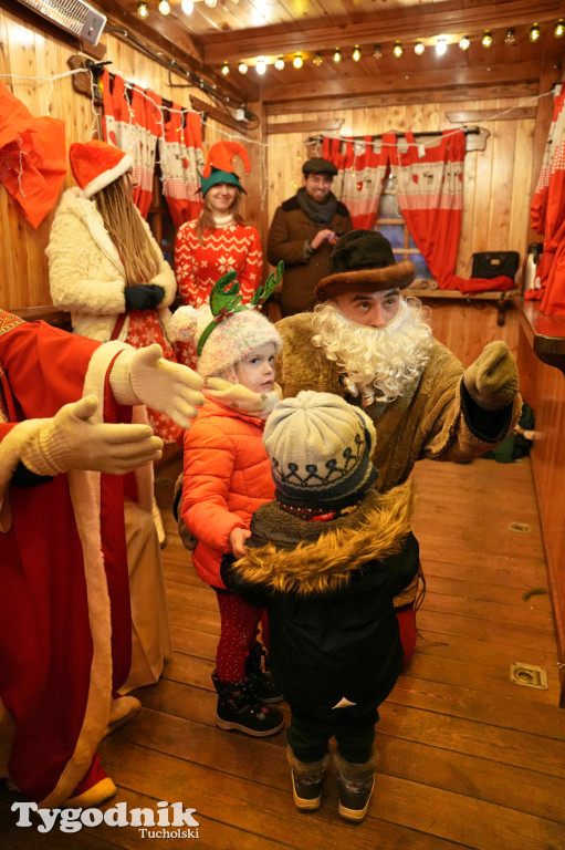 Domek Mikołaja i borowiackiego Gwizdora - Jarmark w Tucholi