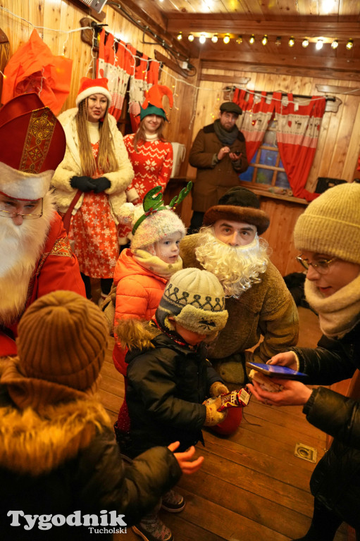 Domek Mikołaja i borowiackiego Gwizdora - Jarmark w Tucholi