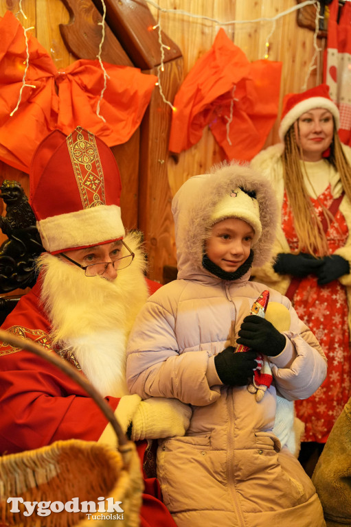 Domek Mikołaja i borowiackiego Gwizdora - Jarmark w Tucholi