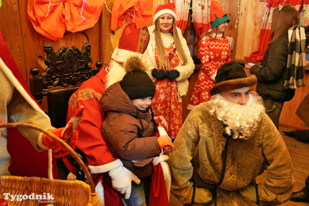 Domek Mikołaja i borowiackiego Gwizdora - Jarmark w Tucholi