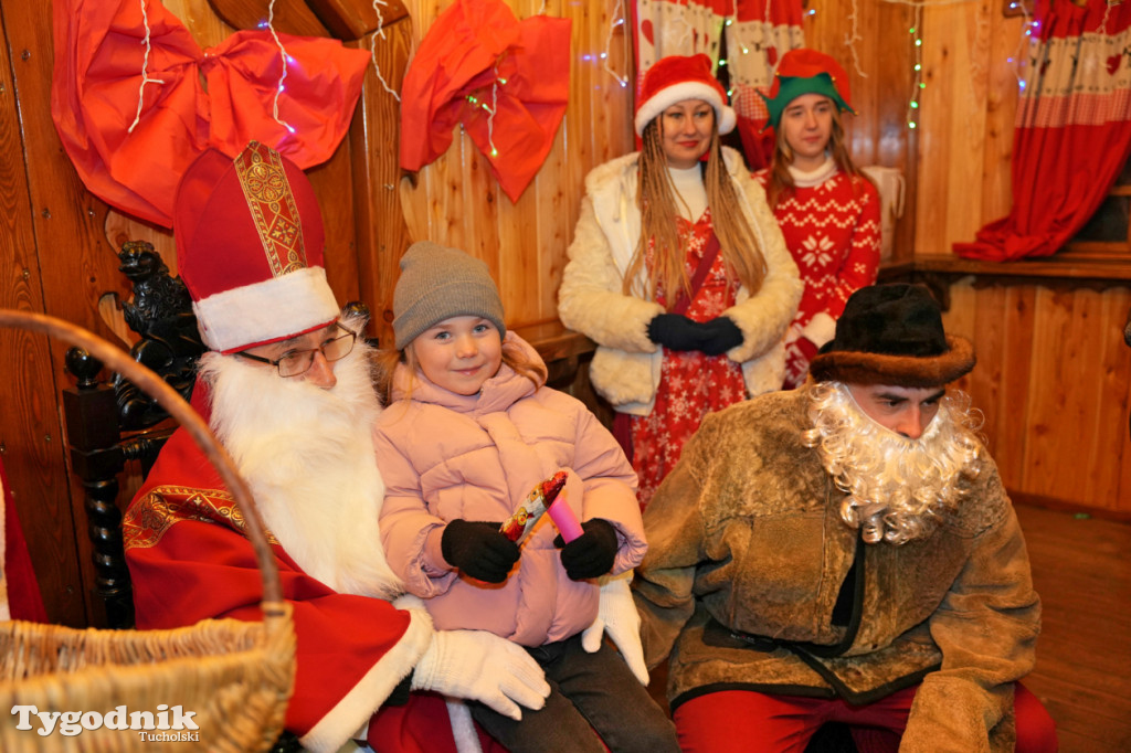 Domek Mikołaja i borowiackiego Gwizdora - Jarmark w Tucholi