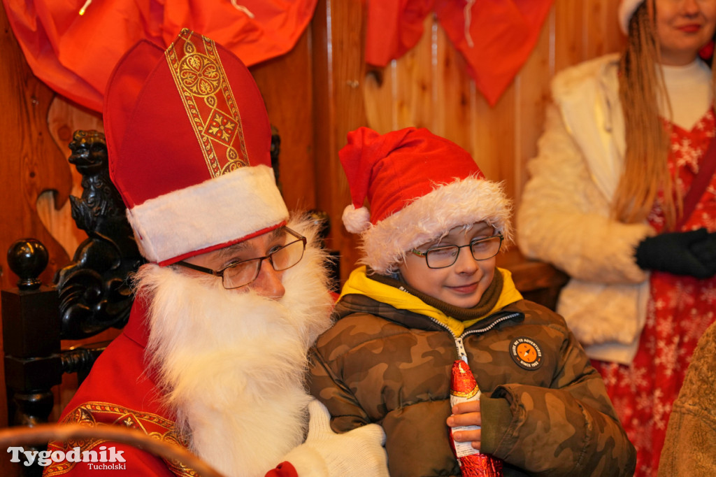 Domek Mikołaja i borowiackiego Gwizdora - Jarmark w Tucholi