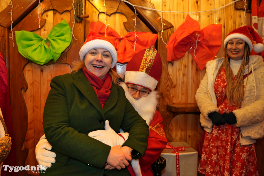 Domek Mikołaja i borowiackiego Gwizdora - Jarmark w Tucholi