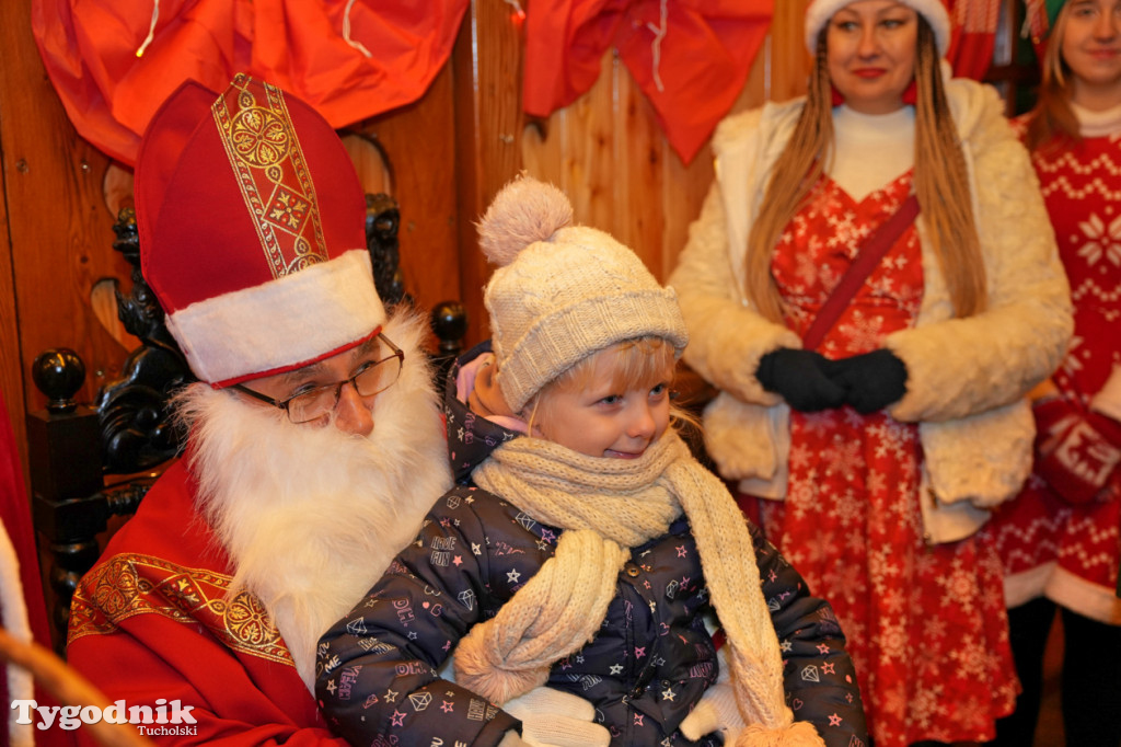 Domek Mikołaja i borowiackiego Gwizdora - Jarmark w Tucholi