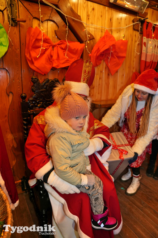 Domek Mikołaja i borowiackiego Gwizdora - Jarmark w Tucholi