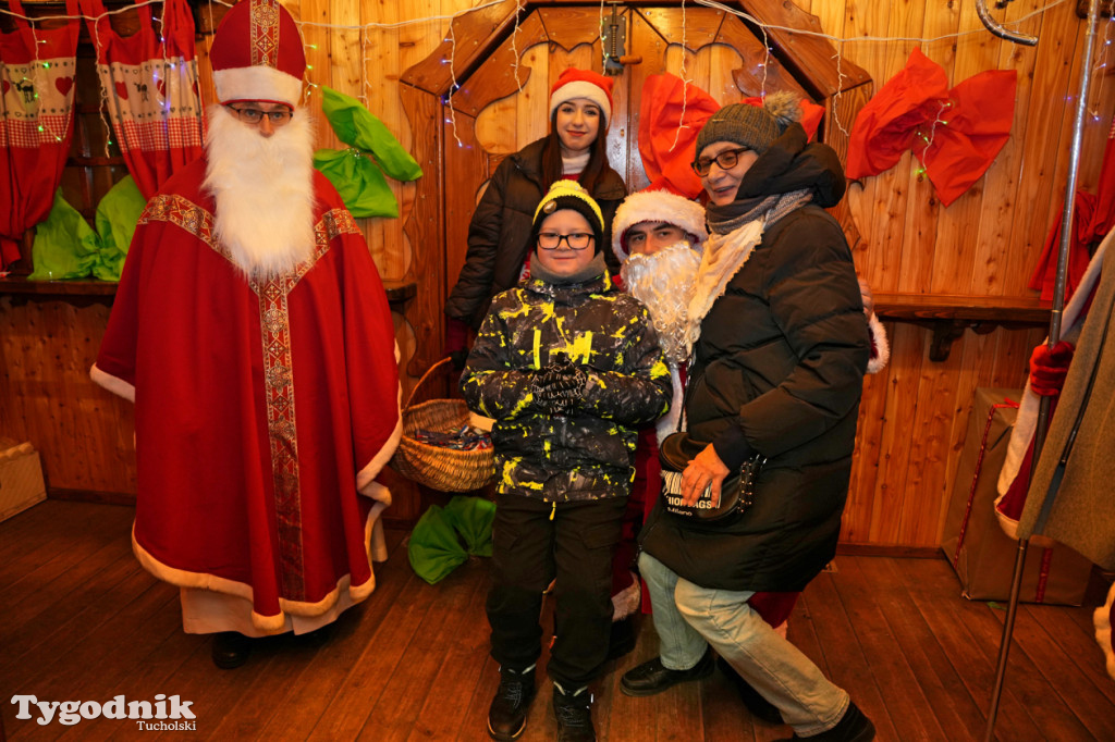 Domek Mikołaja i borowiackiego Gwizdora - Jarmark w Tucholi