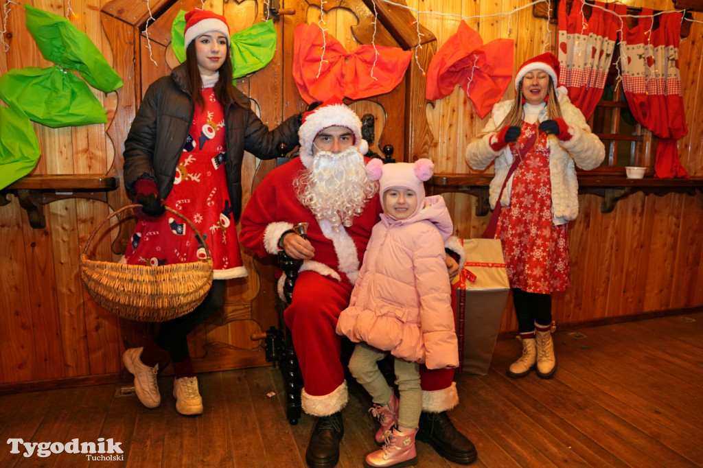 Domek Mikołaja i borowiackiego Gwizdora - Jarmark w Tucholi