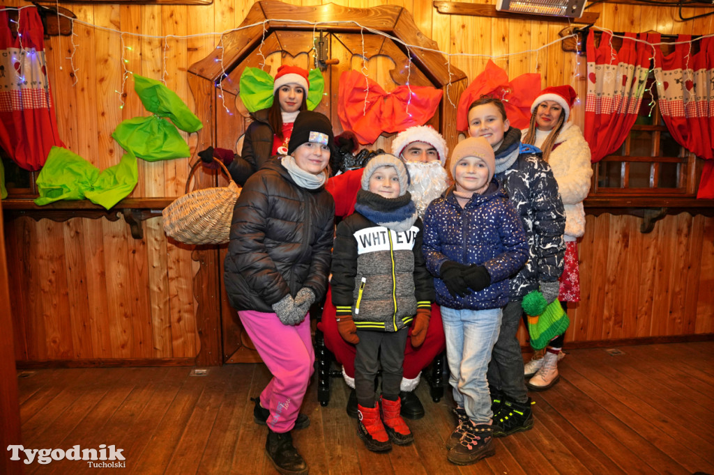 Domek Mikołaja i borowiackiego Gwizdora - Jarmark w Tucholi