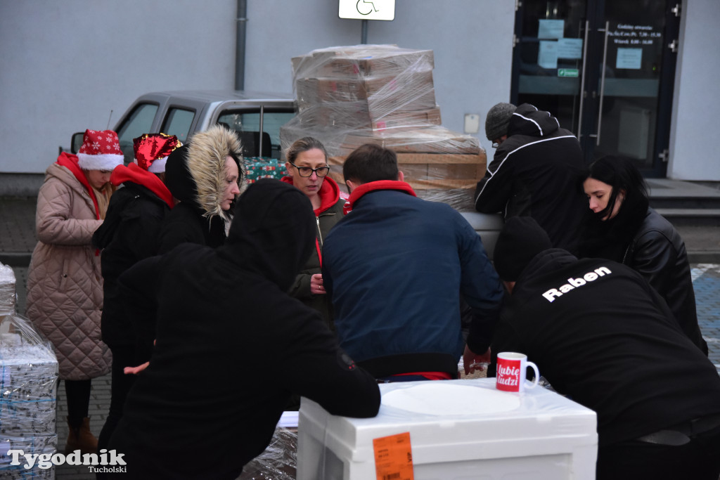 Finał Szlachetnej Paczki w powiecie tucholskim. Do ilu rodzin w tym roku dotarli wolontariusze? / ZDJĘCIA