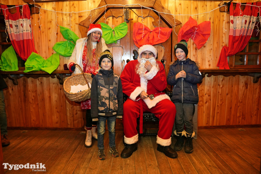 Domek Mikołaja i borowiackiego Gwizdora - Jarmark w Tucholi