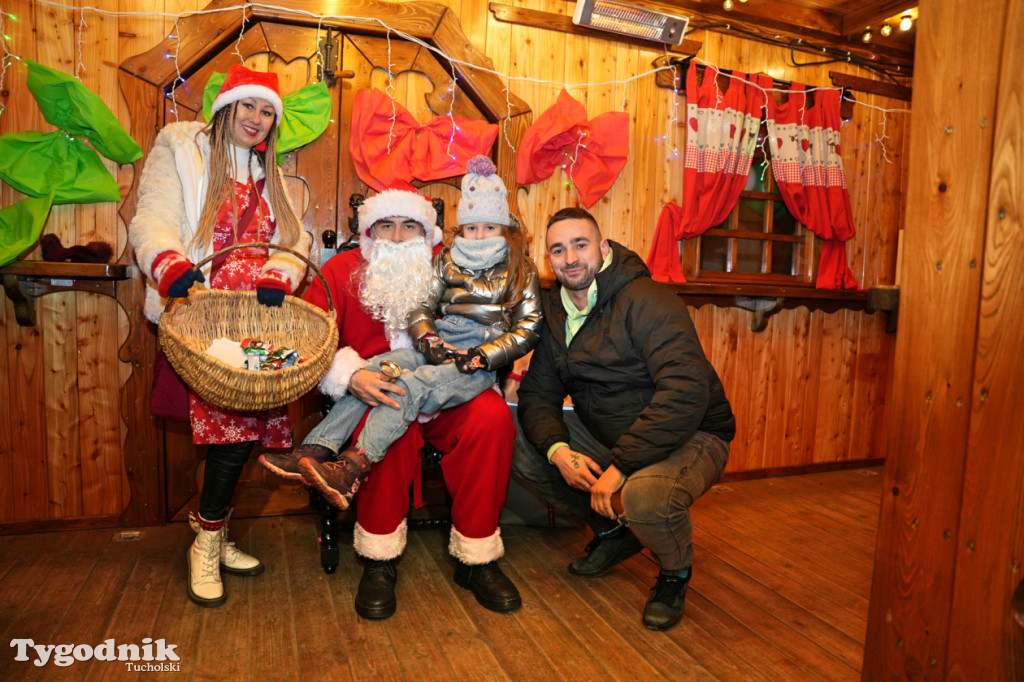 Domek Mikołaja i borowiackiego Gwizdora - Jarmark w Tucholi