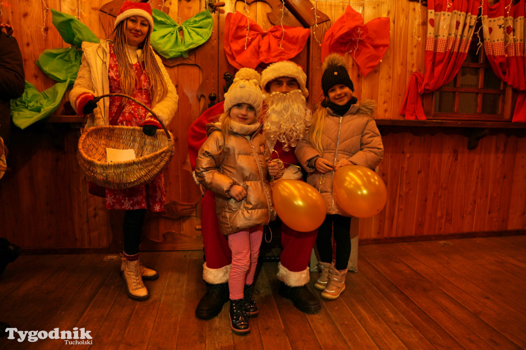 Domek Mikołaja i borowiackiego Gwizdora - Jarmark w Tucholi