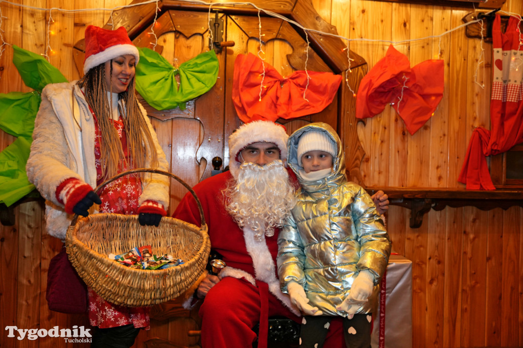 Domek Mikołaja i borowiackiego Gwizdora - Jarmark w Tucholi