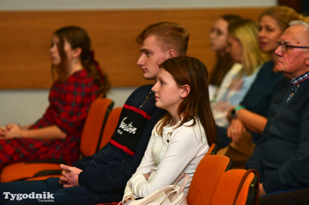  VIII Powiatowy konkurs śpiewania kolęd, pastorałek i piosenek świątecznych w języku obcym