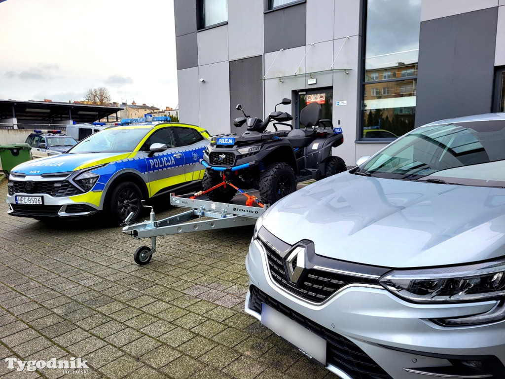 Spotkanie wigilijne w tucholskiej komendzie i nowe radiowozy