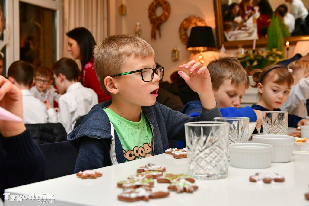 Pierniki, kręgle... Świąteczne popołudnie z dziećmi w Tucholi