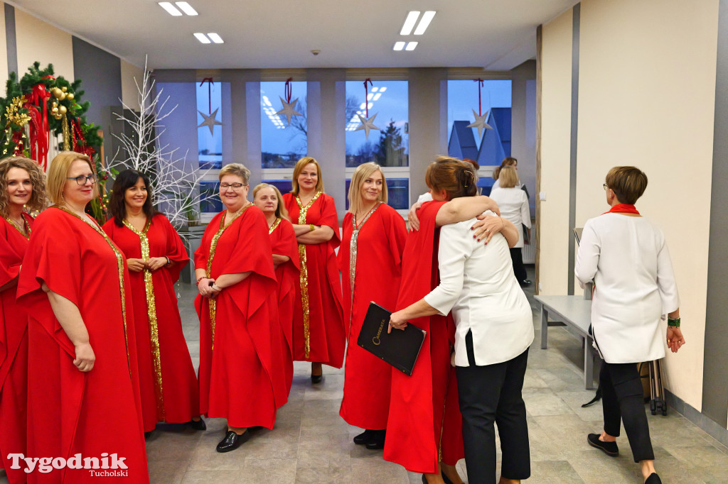 Koncert kolęd i pastorałek w Tucholi. Dziesiątki osób na scenie