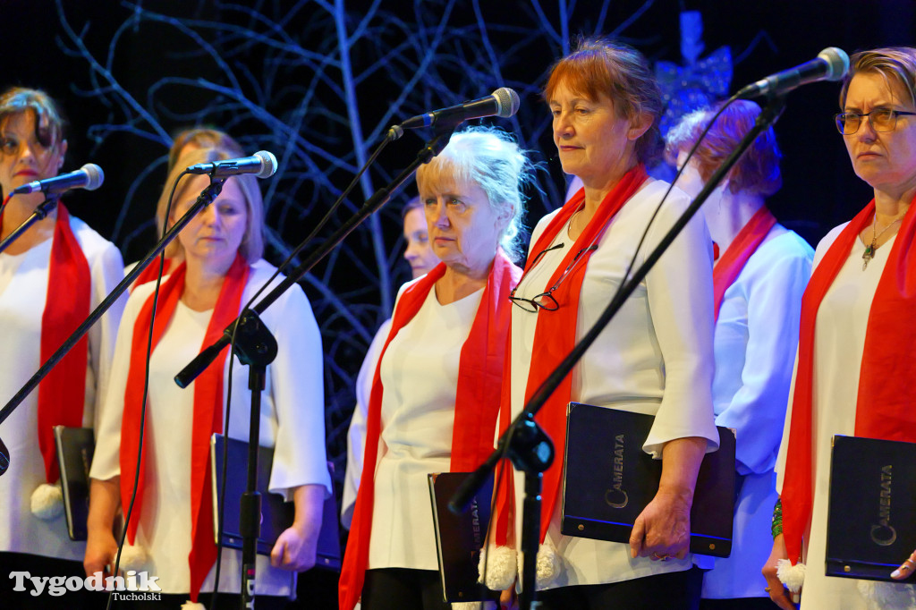 Koncert kolęd i pastorałek w Tucholi. Dziesiątki osób na scenie