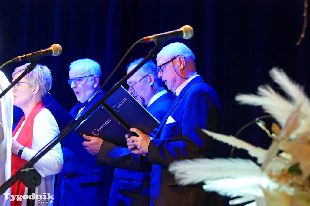 Koncert kolęd i pastorałek w Tucholi. Dziesiątki osób na scenie