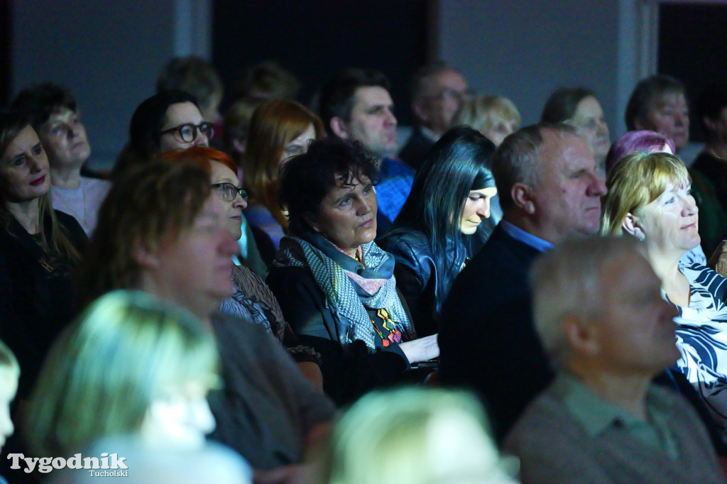 Koncert kolęd i pastorałek w Tucholi. Dziesiątki osób na scenie