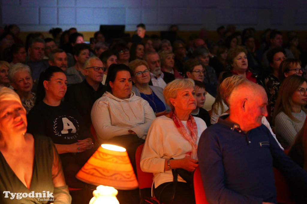 Koncert kolęd i pastorałek w Tucholi. Dziesiątki osób na scenie