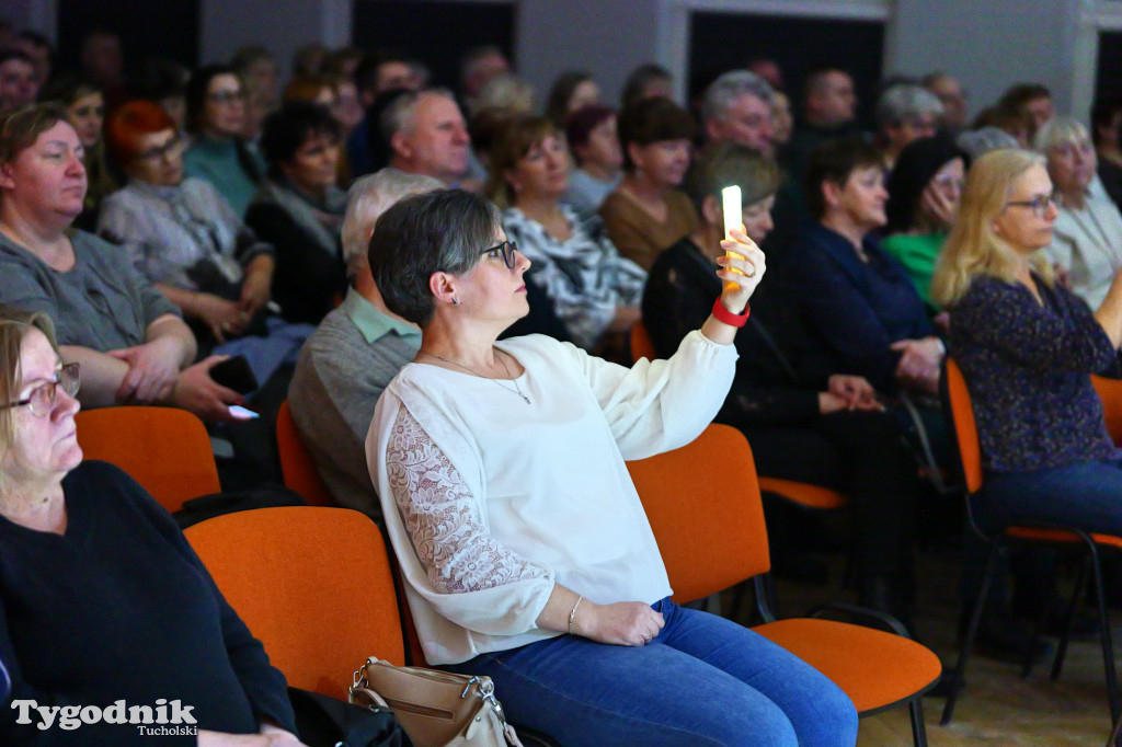 Koncert kolęd i pastorałek w Tucholi. Dziesiątki osób na scenie