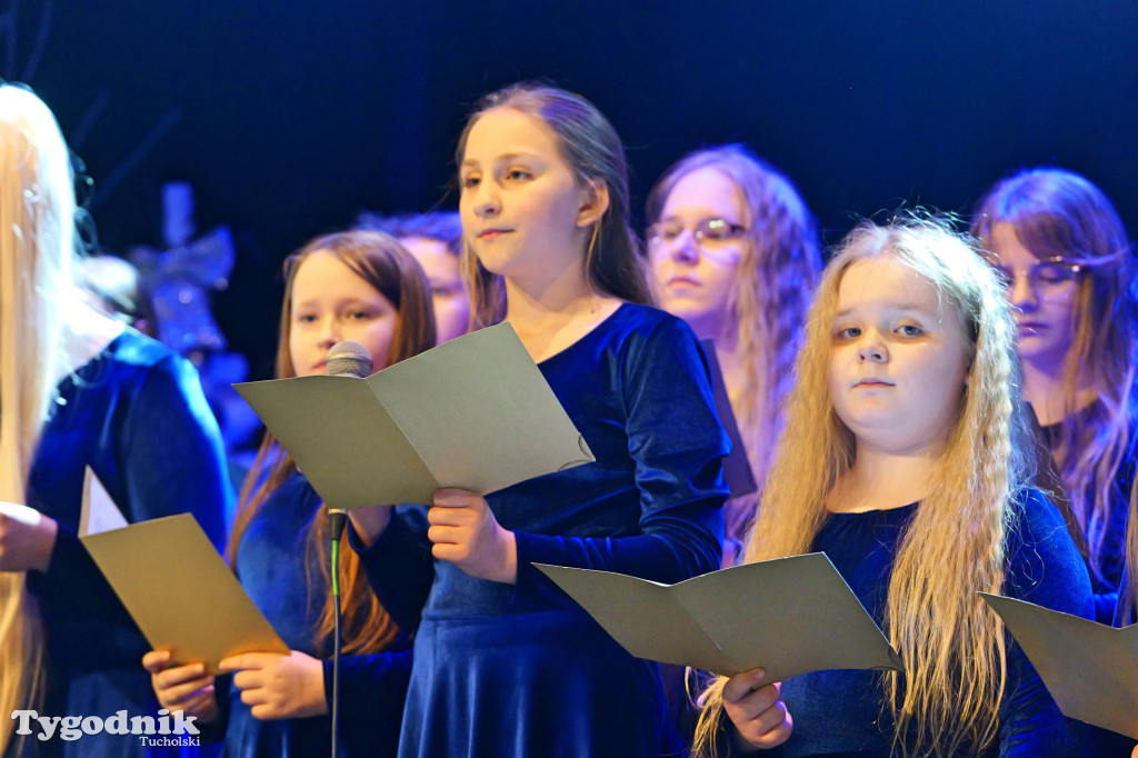 Koncert kolęd i pastorałek w Tucholi. Dziesiątki osób na scenie