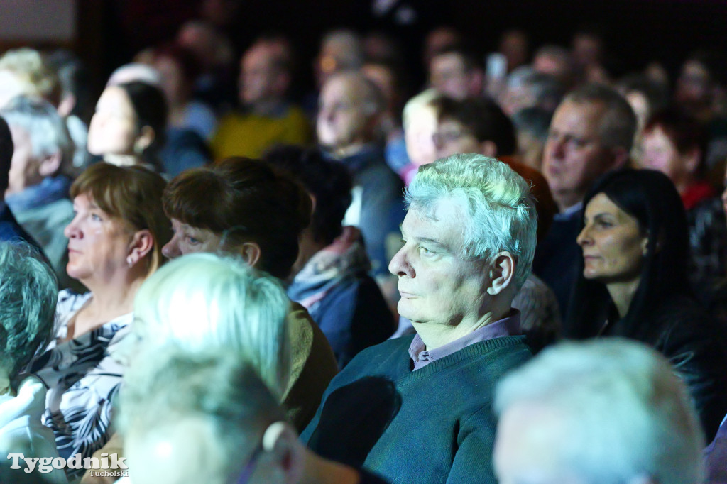 Koncert kolęd i pastorałek w Tucholi. Dziesiątki osób na scenie