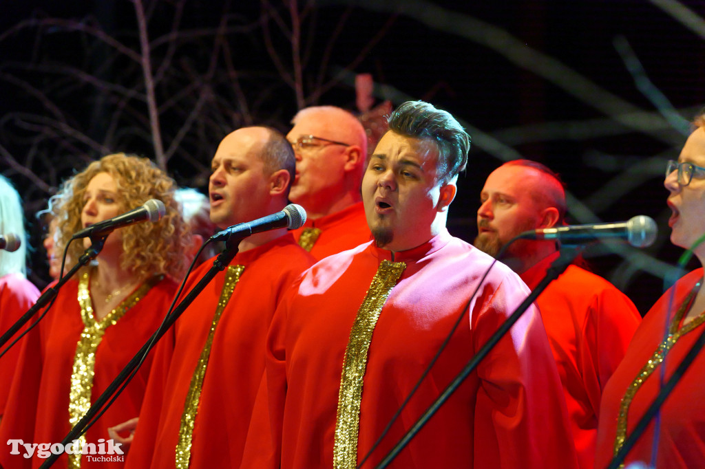 Koncert kolęd i pastorałek w Tucholi. Dziesiątki osób na scenie