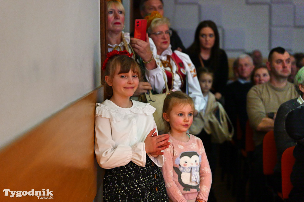 Koncert kolęd i pastorałek w Tucholi. Dziesiątki osób na scenie