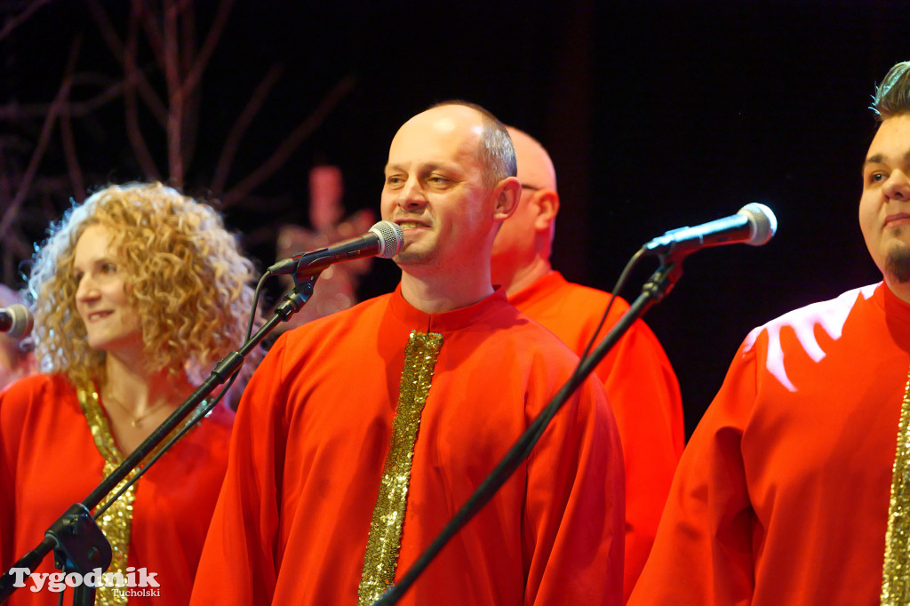 Koncert kolęd i pastorałek w Tucholi. Dziesiątki osób na scenie